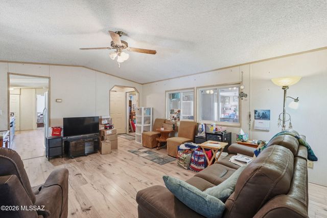 7261 N Van Ark Road, Tucson, AZ 85743