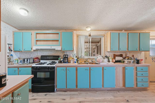 7261 N Van Ark Road, Tucson, AZ 85743