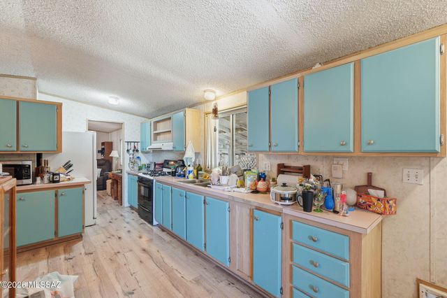 7261 N Van Ark Road, Tucson, AZ 85743