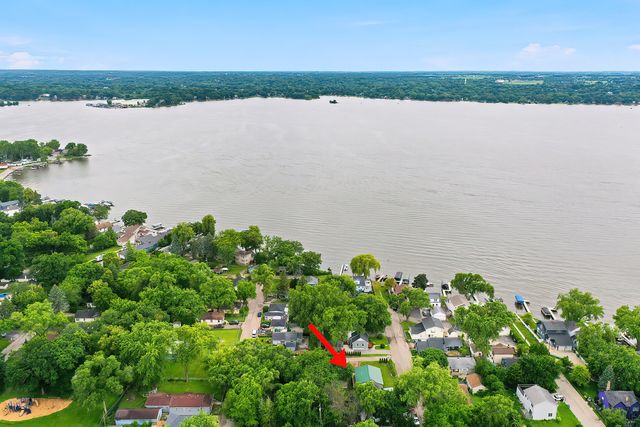 39 Fairfax Road, Fox Lake, IL 60020