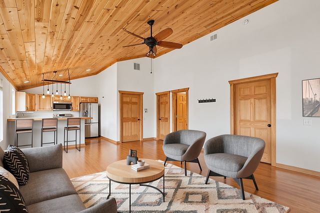 39 Fairfax Road, Fox Lake, IL 60020