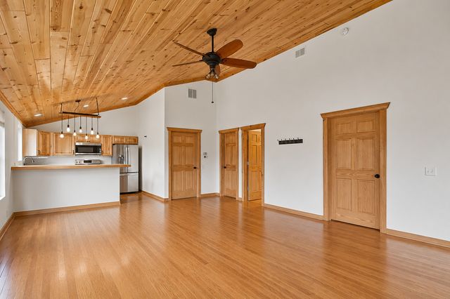 39 Fairfax Road, Fox Lake, IL 60020
