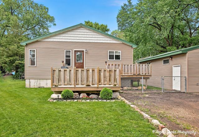 39 Fairfax Road, Fox Lake, IL 60020