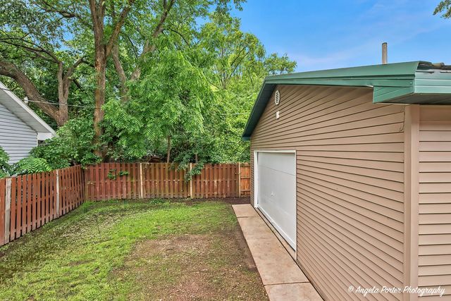 39 Fairfax Road, Fox Lake, IL 60020