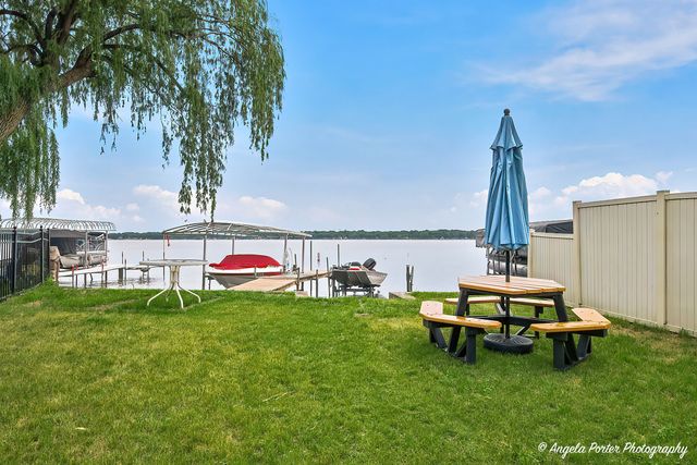 39 Fairfax Road, Fox Lake, IL 60020