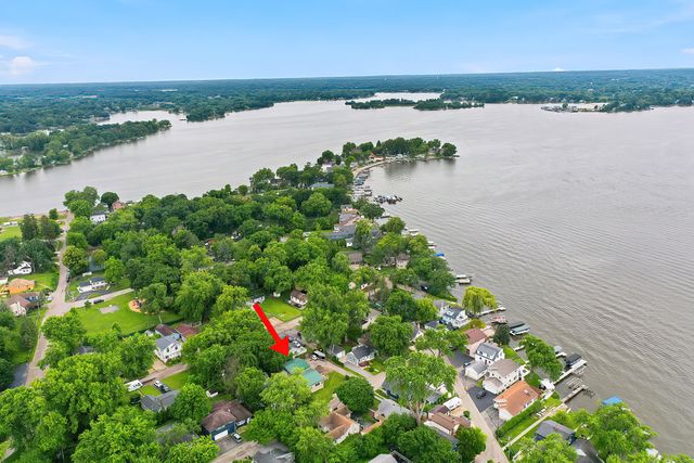 39 Fairfax Road, Fox Lake, IL 60020