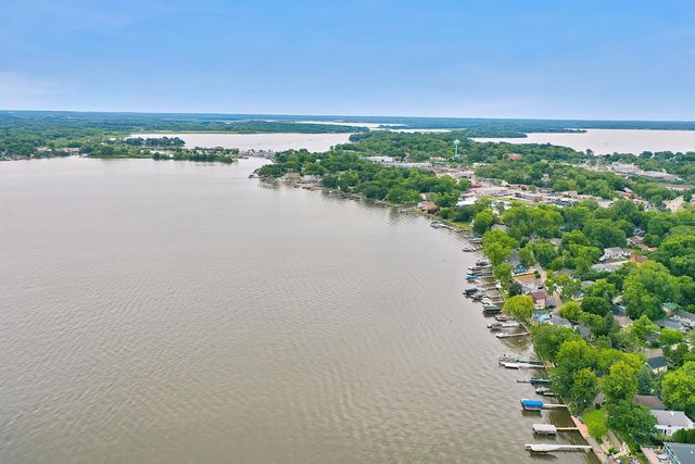 39 Fairfax Road, Fox Lake, IL 60020