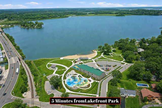 39 Fairfax Road, Fox Lake, IL 60020