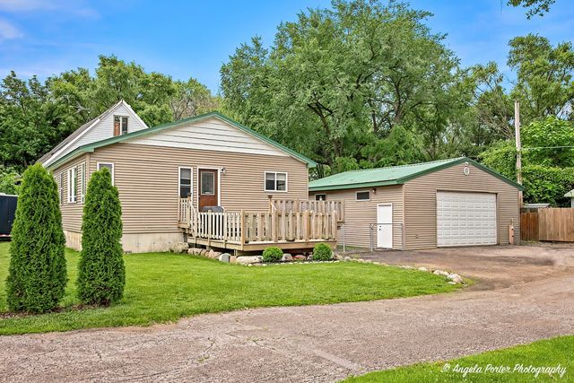 39 Fairfax Road, Fox Lake, IL 60020