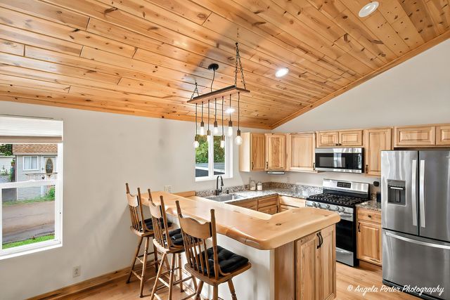 39 Fairfax Road, Fox Lake, IL 60020