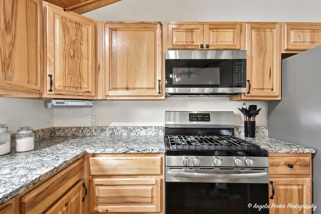 39 Fairfax Road, Fox Lake, IL 60020