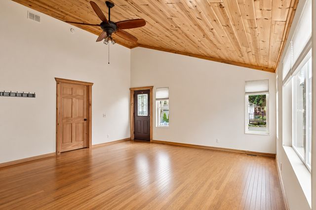 39 Fairfax Road, Fox Lake, IL 60020