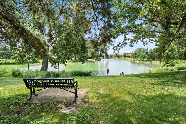 887 N Dovington Drive, Hoffman Estates, IL 60169