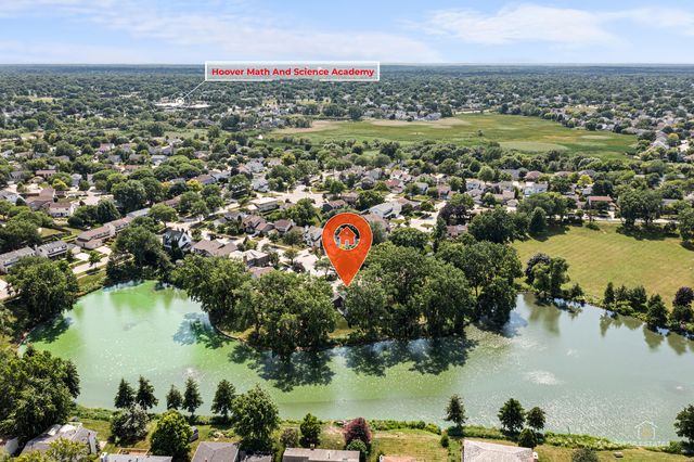 887 N Dovington Drive, Hoffman Estates, IL 60169