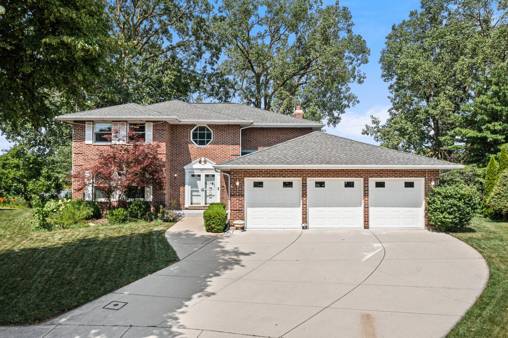 887 N Dovington Drive, Hoffman Estates, IL 60169