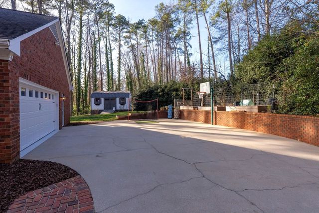 21 Knee Run, Spartanburg, SC 29302