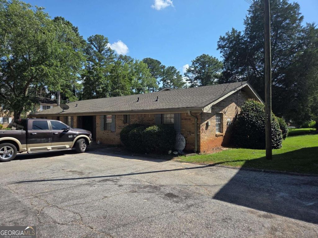 897 A Six Oaks Circle B, Norcross, GA 30093