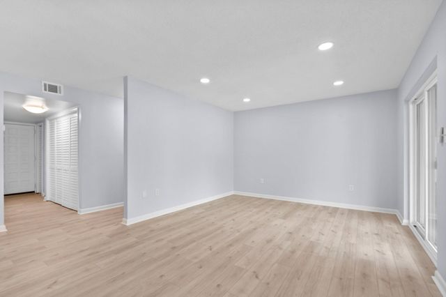 7313 Porcher Dr Apt 17, Myrtle Beach, SC 29572