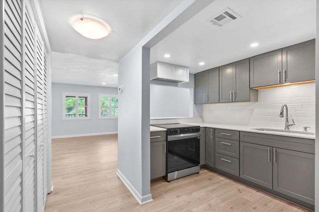 7313 Porcher Dr Apt 17, Myrtle Beach, SC 29572