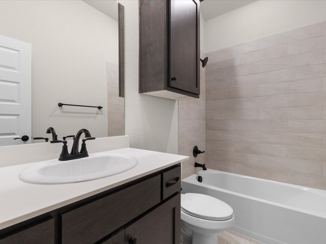 128 Lila Lake Drive, Waxahachie, TX 75165