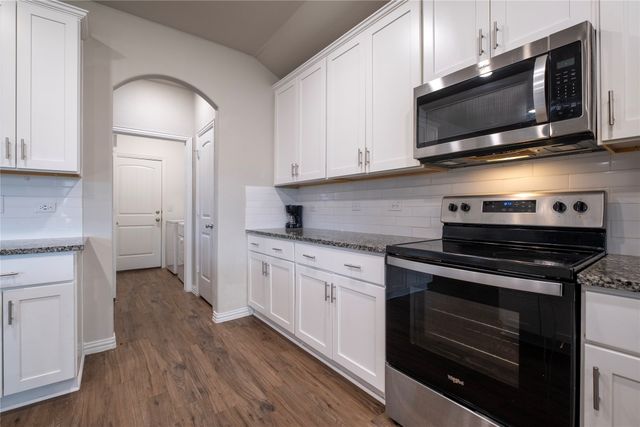 106 Spring Crest Street, Mabank, TX 75147