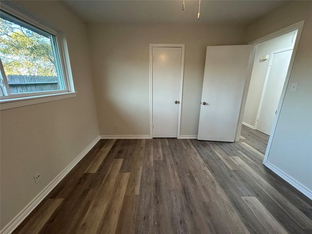 2406 Lynn Drive, Pearland, TX 77581