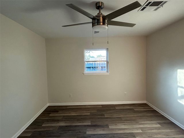 2406 Lynn Drive, Pearland, TX 77581