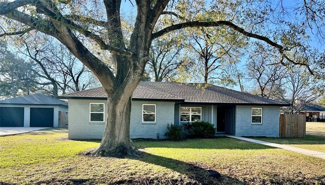 2406 Lynn Drive, Pearland, TX 77581