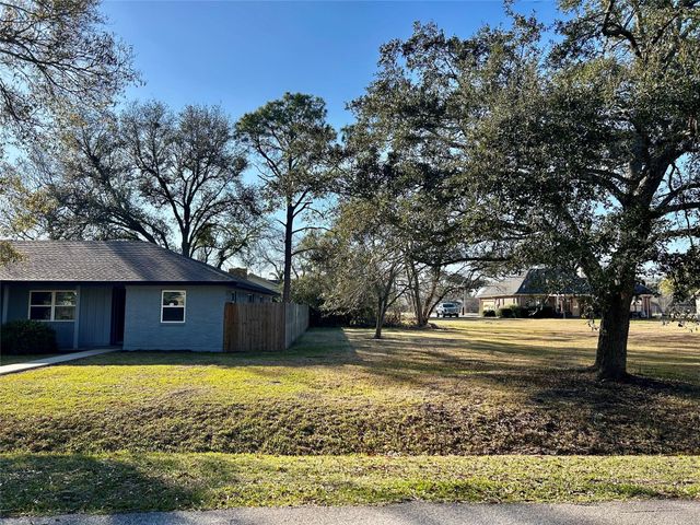 2406 Lynn Drive, Pearland, TX 77581