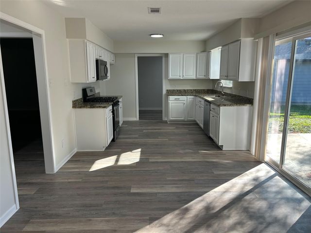 2406 Lynn Drive, Pearland, TX 77581