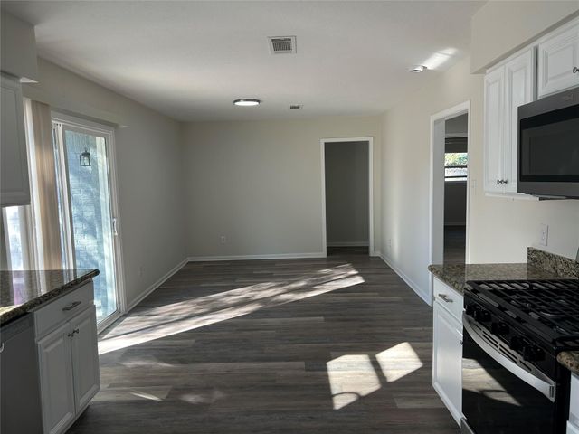 2406 Lynn Drive, Pearland, TX 77581