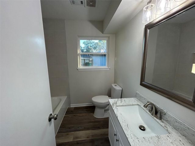 2406 Lynn Drive, Pearland, TX 77581