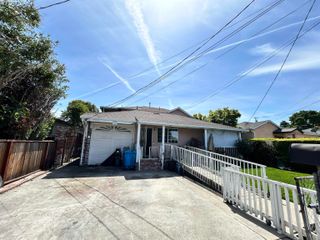 708 Fourth Ave, Redwood City, CA 94063