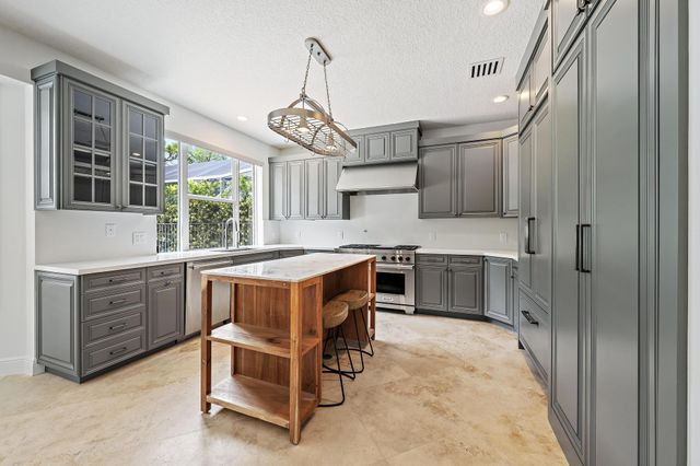 76 Princewood Lane, Palm Beach Gardens, FL 33410