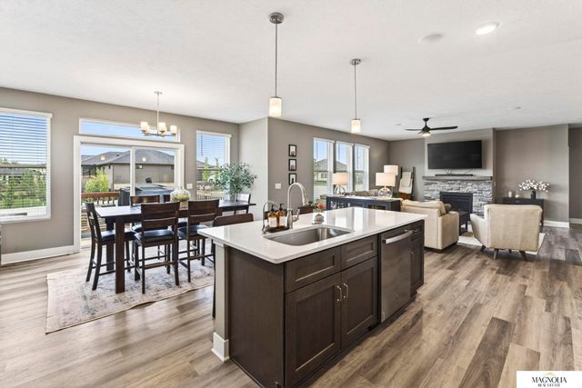 11914 Horizon Street, Papillion, NE 68046
