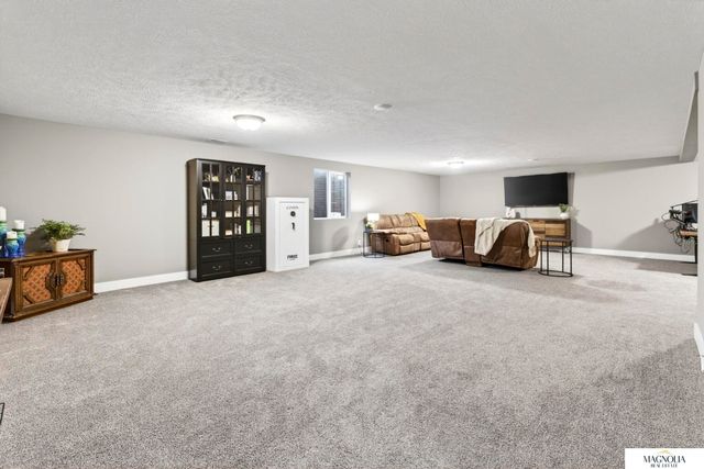 11914 Horizon Street, Papillion, NE 68046