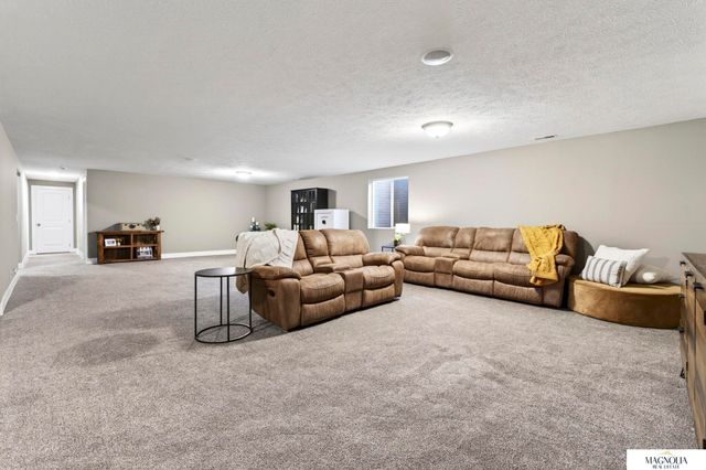 11914 Horizon Street, Papillion, NE 68046