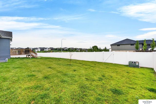 11914 Horizon Street, Papillion, NE 68046