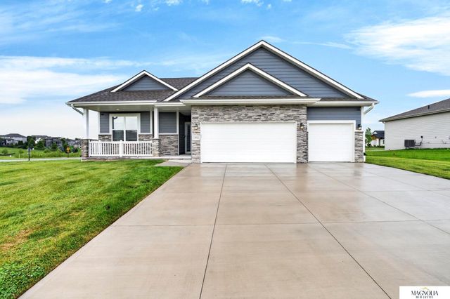 11914 Horizon Street, Papillion, NE 68046