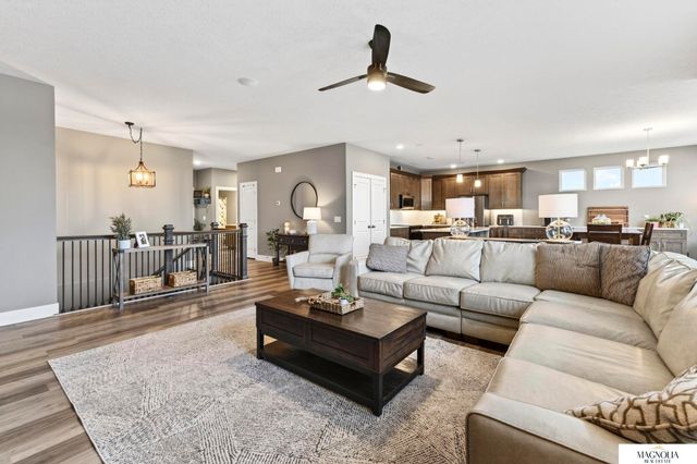 11914 Horizon Street, Papillion, NE 68046