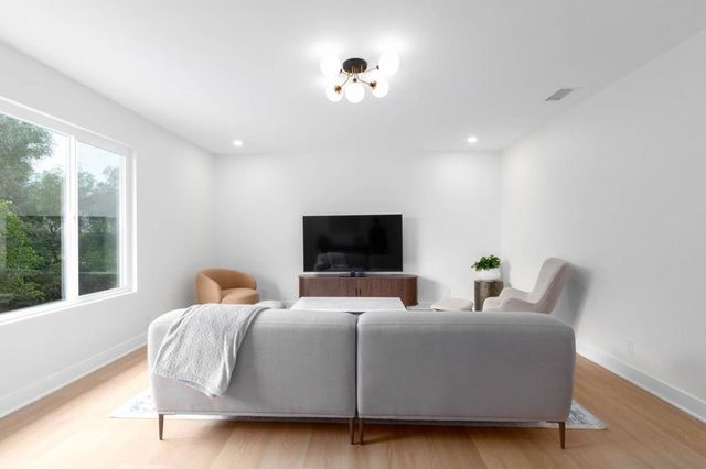 361 E Indian Rock Rd, Vista, CA 92084