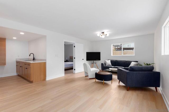 361 E Indian Rock Rd, Vista, CA 92084