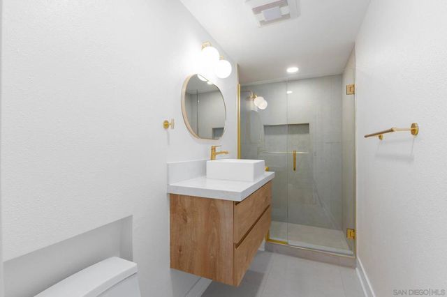 361 E Indian Rock Rd, Vista, CA 92084