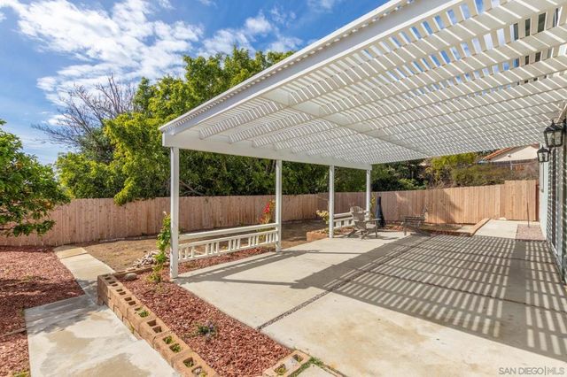 361 E Indian Rock Rd, Vista, CA 92084