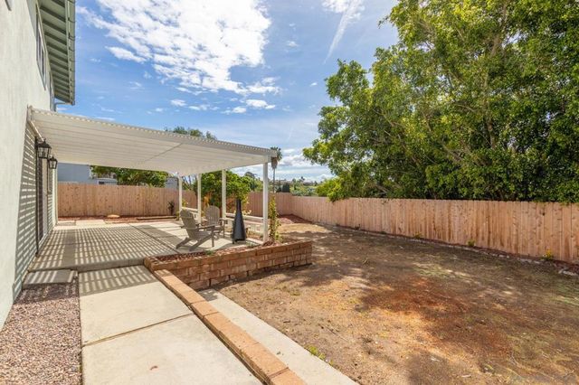 361 E Indian Rock Rd, Vista, CA 92084