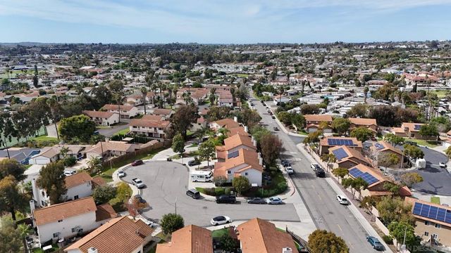 361 E Indian Rock Rd, Vista, CA 92084