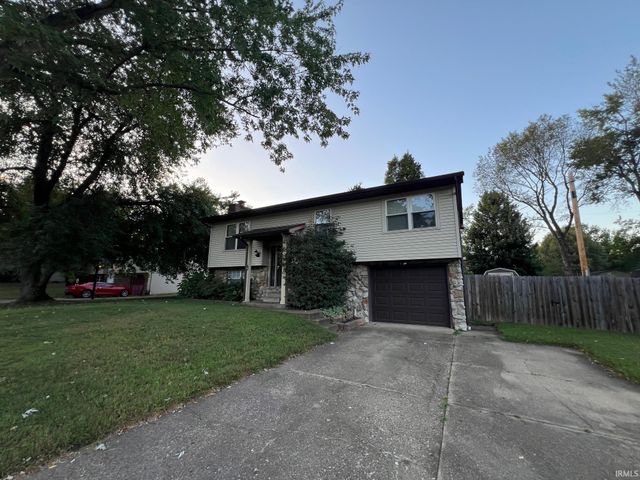 7366 Oakdale Drive, Newburgh, IN 47630