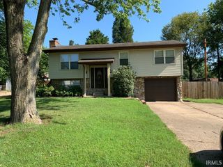 7366 Oakdale Drive, Newburgh, IN 47630