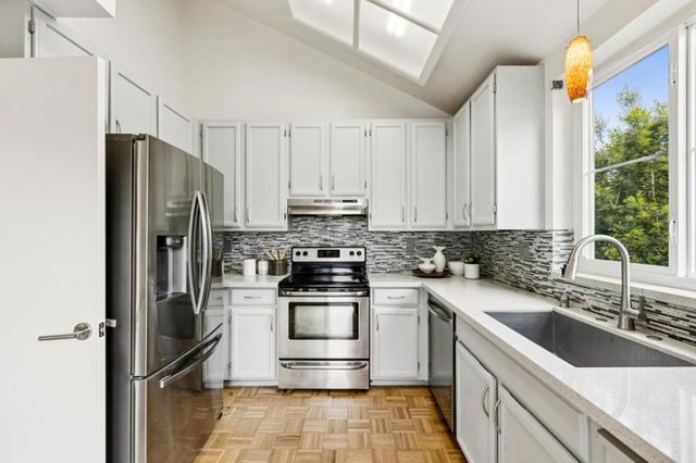 441 Cork Harbour Circle H, Redwood City, CA 94065