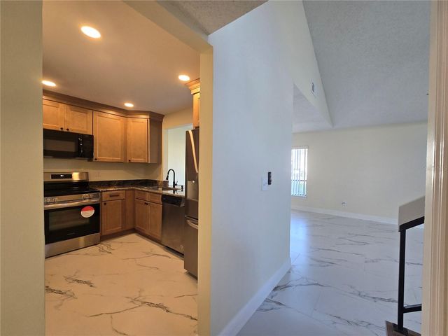 410 S NETHERWOOD CRESCENT 410, Altamonte Springs, FL 32714